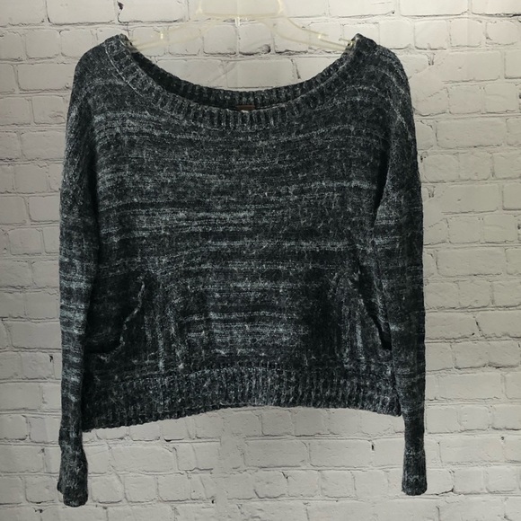 SWEATER - Free People cropped fuzzy wool/angora blend sweater. Size medium. - Picture 5 of 12